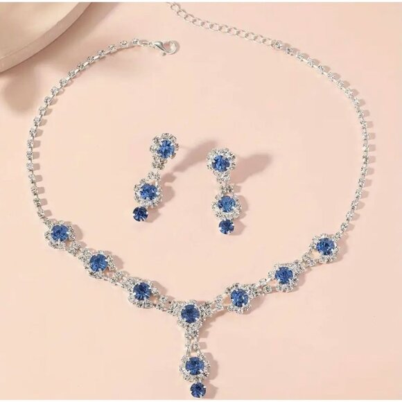 Elegant Blue Crystal Necklace & Earrings Set - Picture 2 of 3